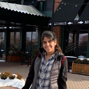 Meet your Posher, Rebeca